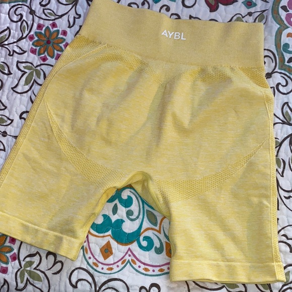 AYBL Motion Seamless Cycling Shorts - Picture 2 of 3